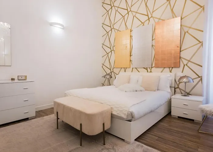 Vatican Imperial 2840sq Ft רומא