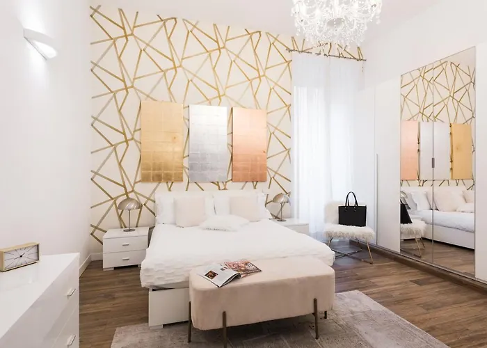 Vatican Imperial 2840sq Ft רומא