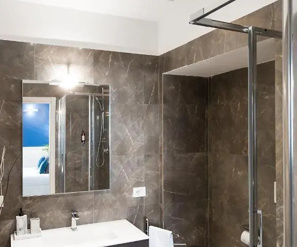Vatican Imperial 2840sq Ft דירה *