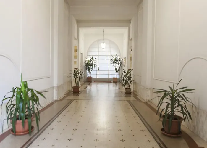 דירה Vatican Imperial 2840sq Ft